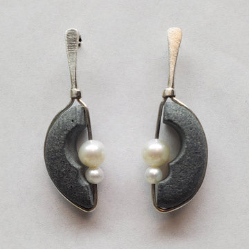 Halfmoon Double Pearl Earrings